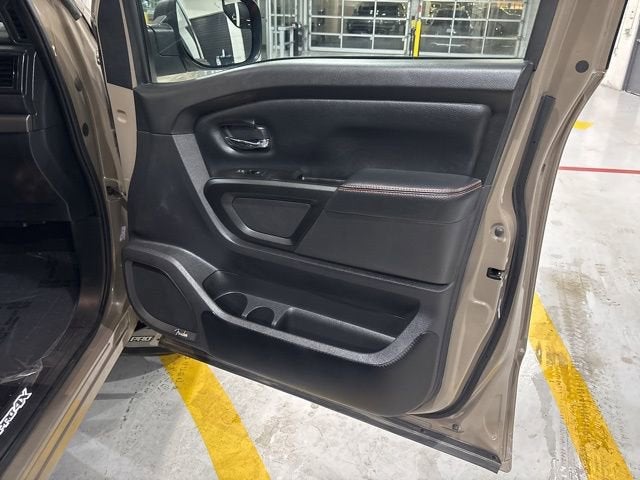 2023 Nissan TITAN Crew Cab PRO-4X 4x4