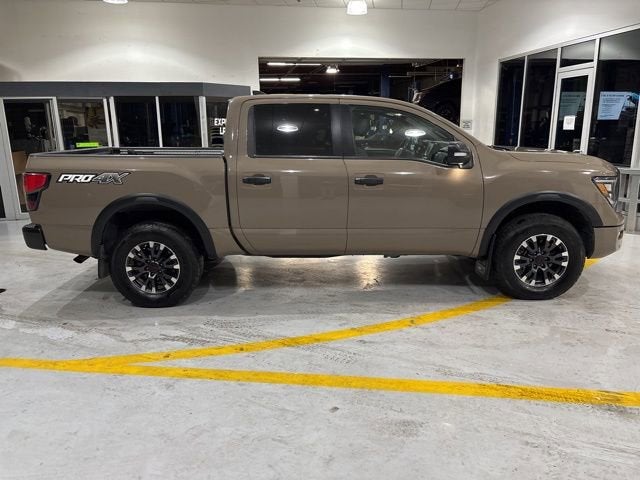 2023 Nissan TITAN Crew Cab PRO-4X 4x4