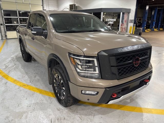 2023 Nissan TITAN Crew Cab PRO-4X 4x4