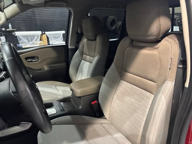 2022 Nissan Frontier Crew Cab SV 4x4
