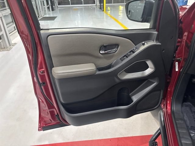 2022 Nissan Frontier Crew Cab SV 4x4