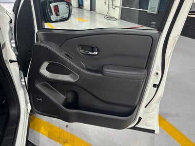 2024 Nissan Frontier Crew Cab Long Bed SV 4x4