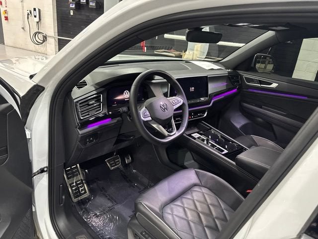 2026 Volkswagen Atlas Cross Sport SEL Premium R-Line