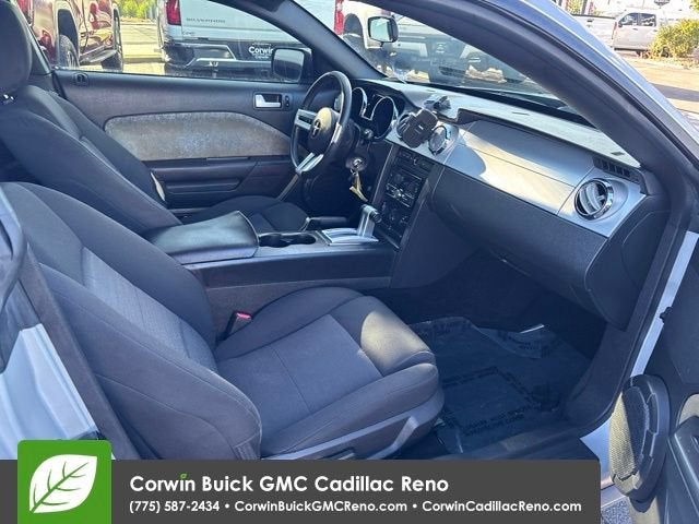 2006 Ford Mustang Standard