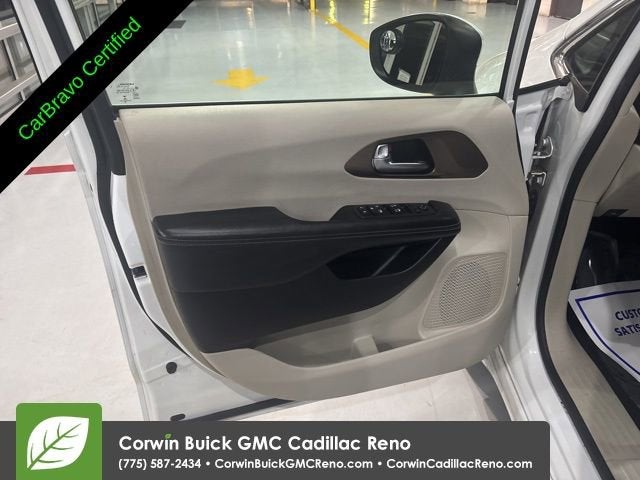 2021 Chrysler Voyager LXI