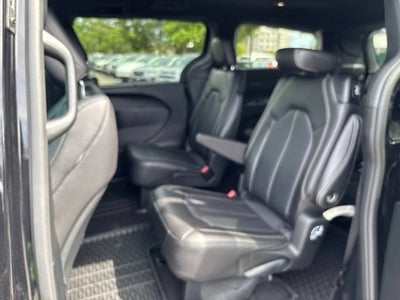 2026 Chrysler Pacifica Select AWD