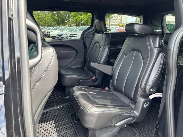 2026 Chrysler Pacifica Select AWD