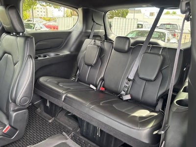 2026 Chrysler Pacifica Select AWD