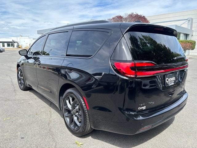 2026 Chrysler Pacifica Select AWD