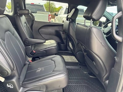 2026 Chrysler Pacifica Select AWD