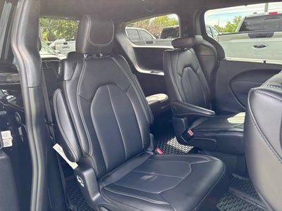 2026 Chrysler Pacifica Select AWD