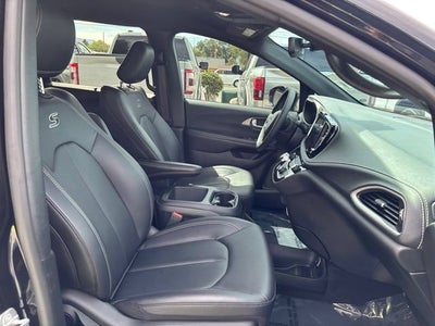2026 Chrysler Pacifica Select AWD
