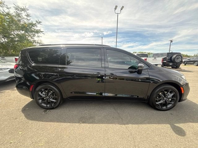 2026 Chrysler Pacifica Select AWD