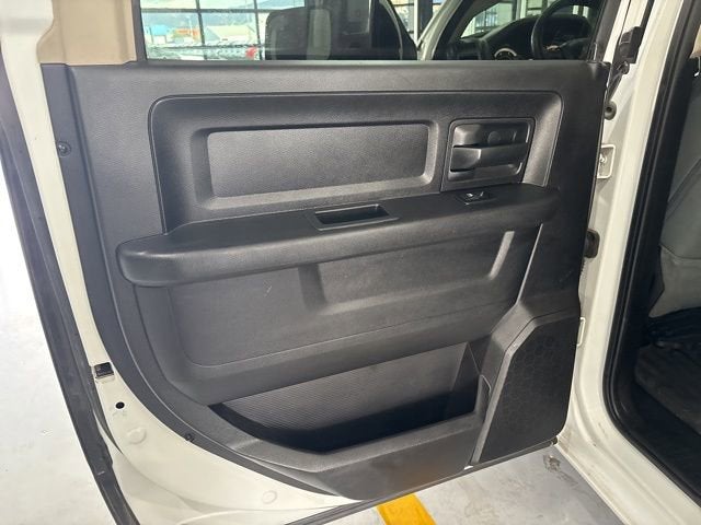 2017 RAM 2500 Tradesman Crew Cab 4x4 6'4" Box