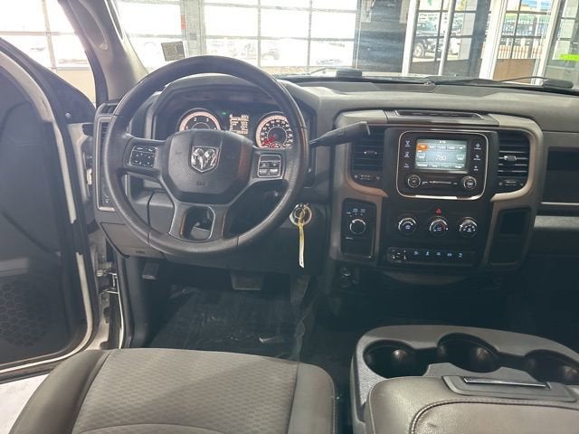 2017 RAM 2500 Tradesman Crew Cab 4x4 6'4" Box