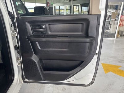 2017 RAM 2500 Tradesman Crew Cab 4x4 6'4" Box
