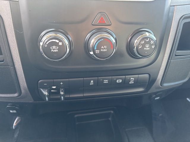 2018 RAM 2500 Tradesman Crew Cab 4x4 6'4" Box