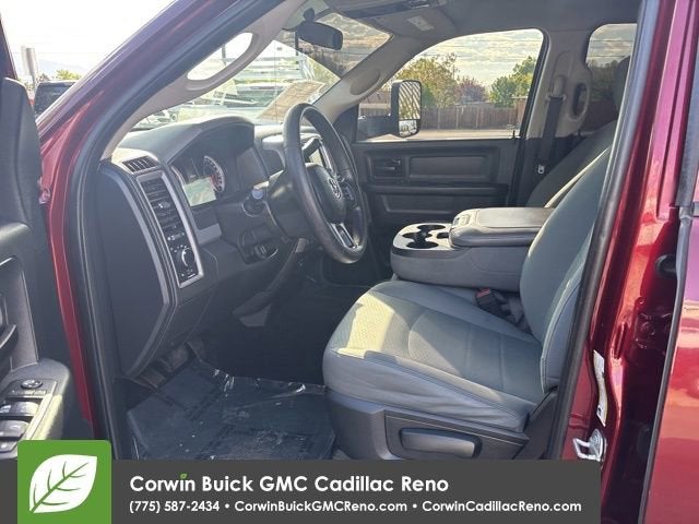 2017 RAM 2500 Tradesman Crew Cab 4x4 6'4" Box