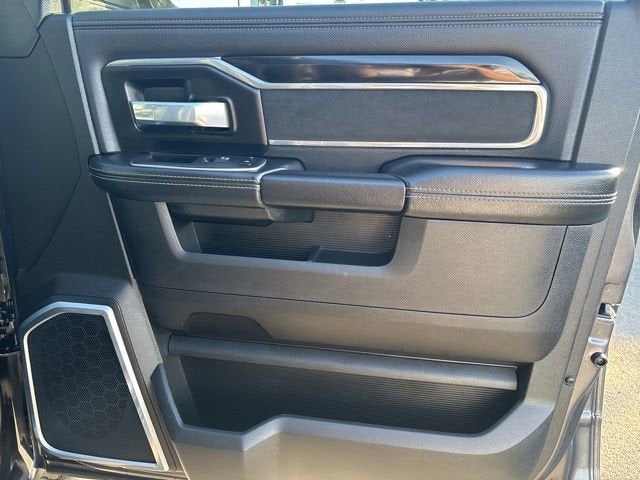 2022 RAM 2500 Laramie Crew Cab 4x4 6'4" Box