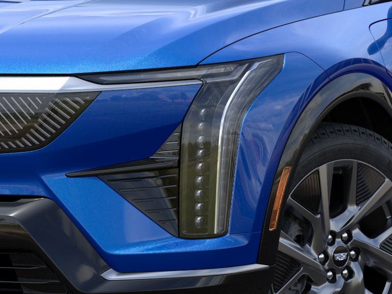 2025 Cadillac OPTIQ Luxury 2