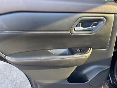 2023 Nissan Rogue SL FWD