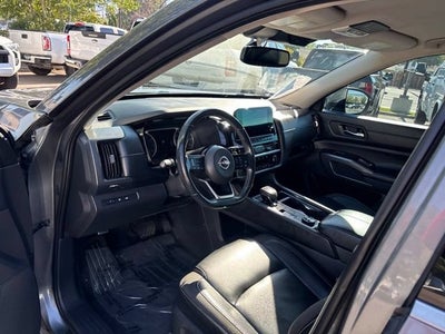 2022 Nissan Pathfinder SL 4WD
