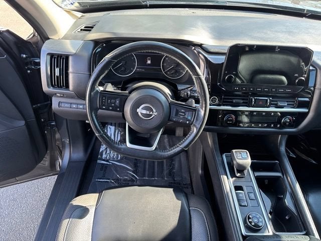 2022 Nissan Pathfinder SL 4WD