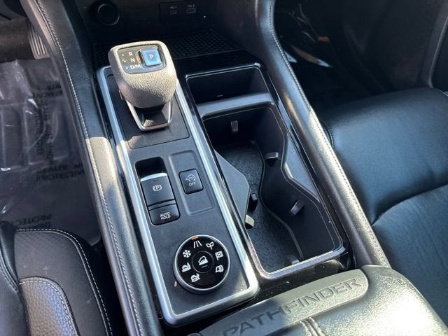 2022 Nissan Pathfinder SL 4WD