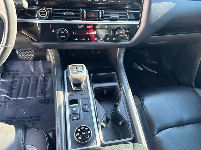2022 Nissan Pathfinder SL 4WD
