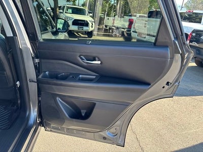 2022 Nissan Pathfinder SL 4WD