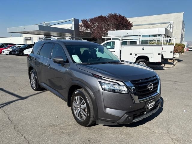 2022 Nissan Pathfinder SL 4WD