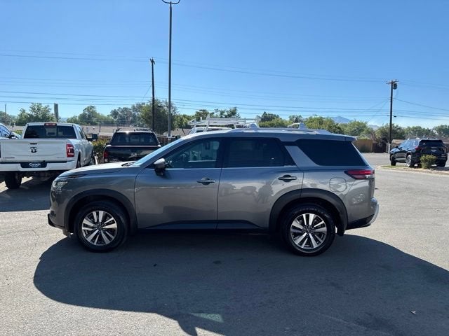 2022 Nissan Pathfinder SL 4WD