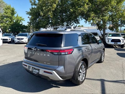 2022 Nissan Pathfinder SL 4WD