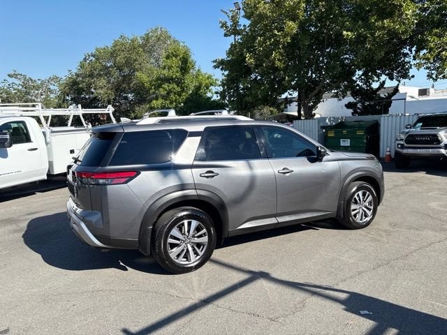2022 Nissan Pathfinder SL 4WD