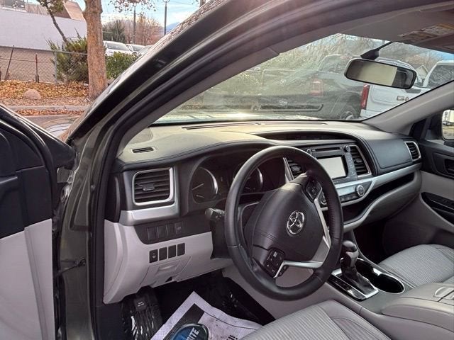2015 Toyota Highlander LE
