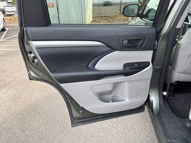 2015 Toyota Highlander LE