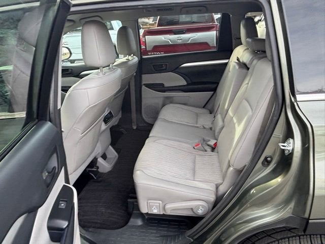 2015 Toyota Highlander LE