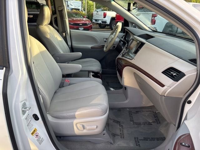 2012 Toyota Sienna XLE 7 Passenger