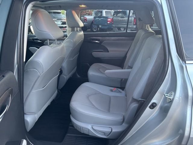 2020 Toyota Highlander Platinum