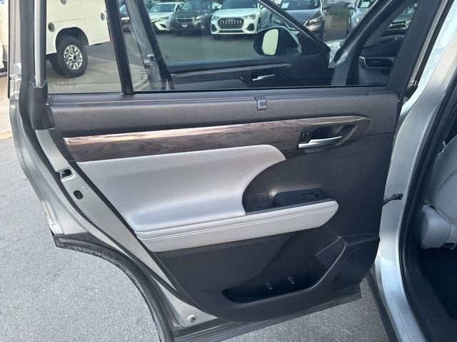 2020 Toyota Highlander Platinum