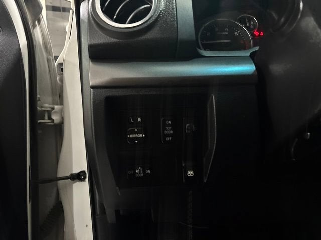 2014 Toyota Tundra 4WD Truck SR5