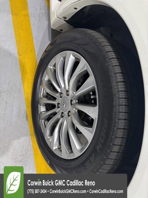 2016 INFINITI QX80 Base