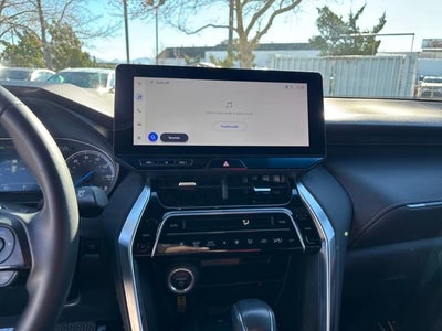 2024 Toyota Venza XLE