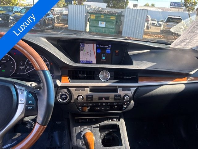 2013 Lexus ES 300h Hybrid