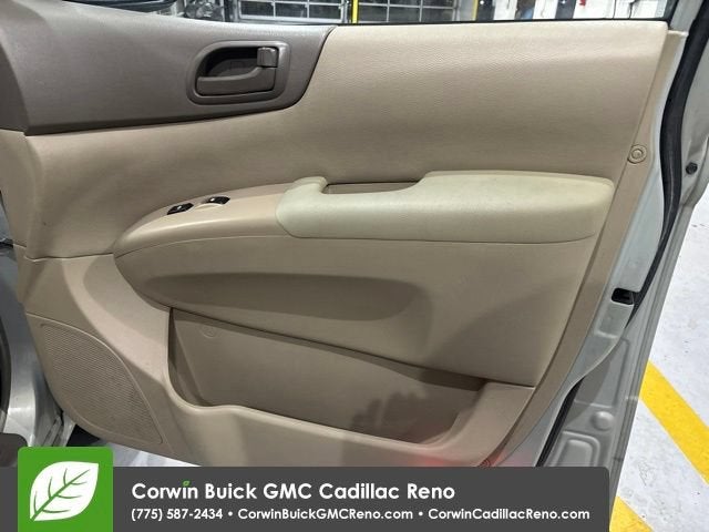 2012 Kia Sedona LX