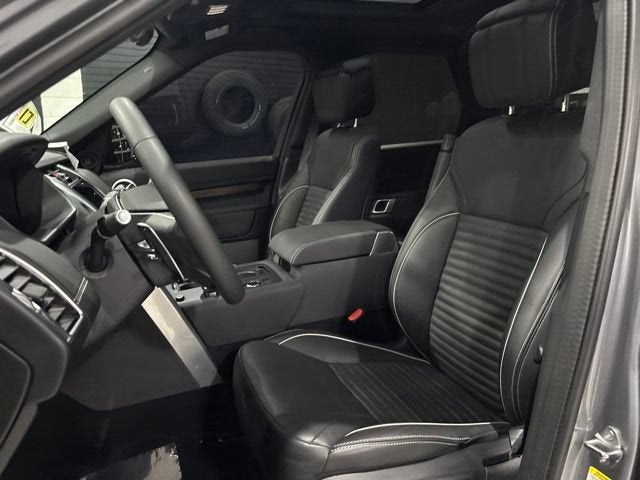 2024 Land Rover Discovery P360 Dynamic SE