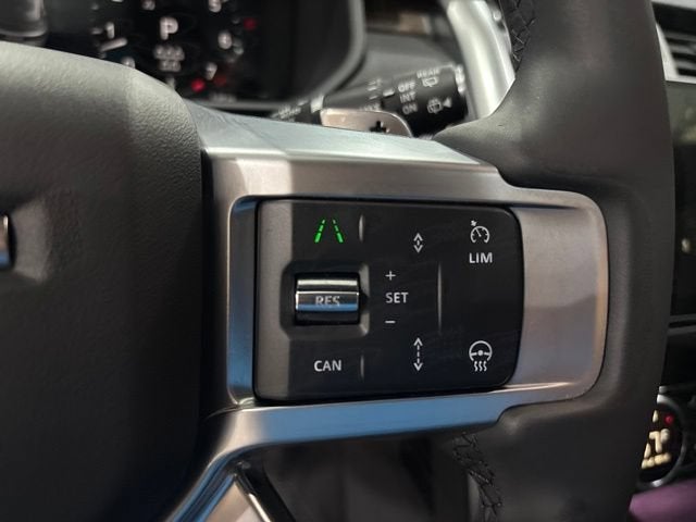 2024 Land Rover Discovery P360 Dynamic SE