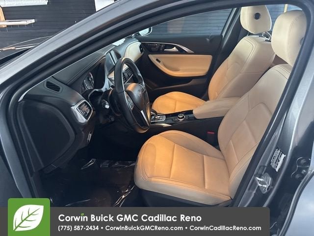 2018 INFINITI QX30 Premium