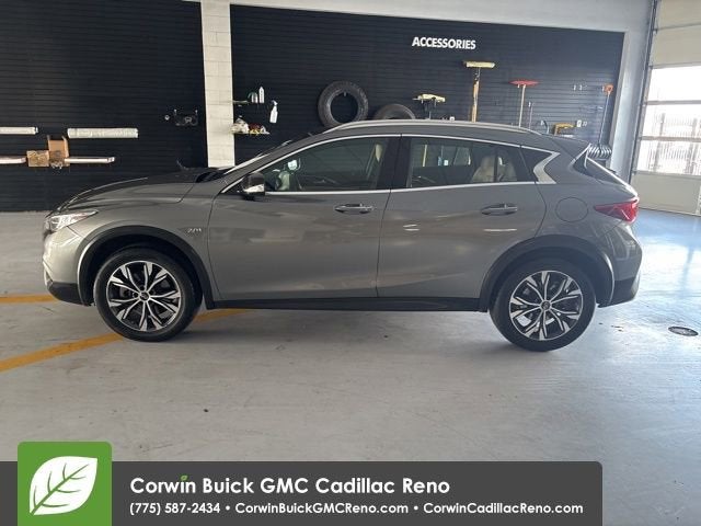 2018 INFINITI QX30 Premium