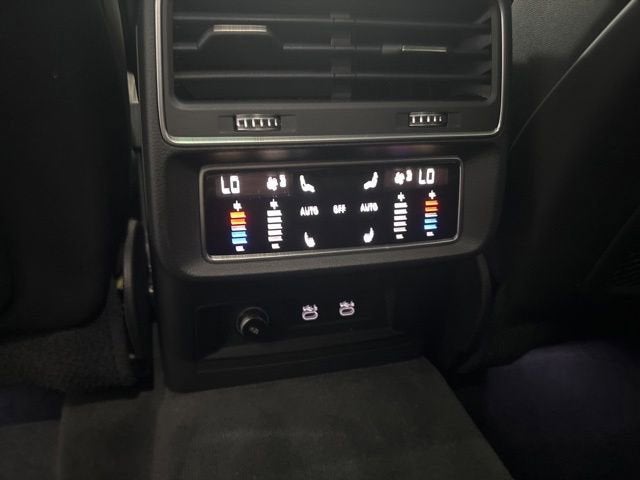 2021 Audi Q8 Premium Plus 55 TFSI quattro Tiptronic